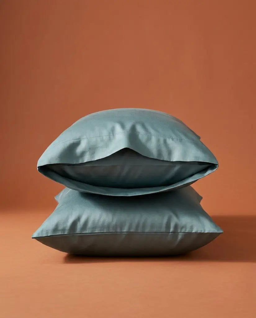 Taies d'oreiller satin de coton Ardoise – taies empilées