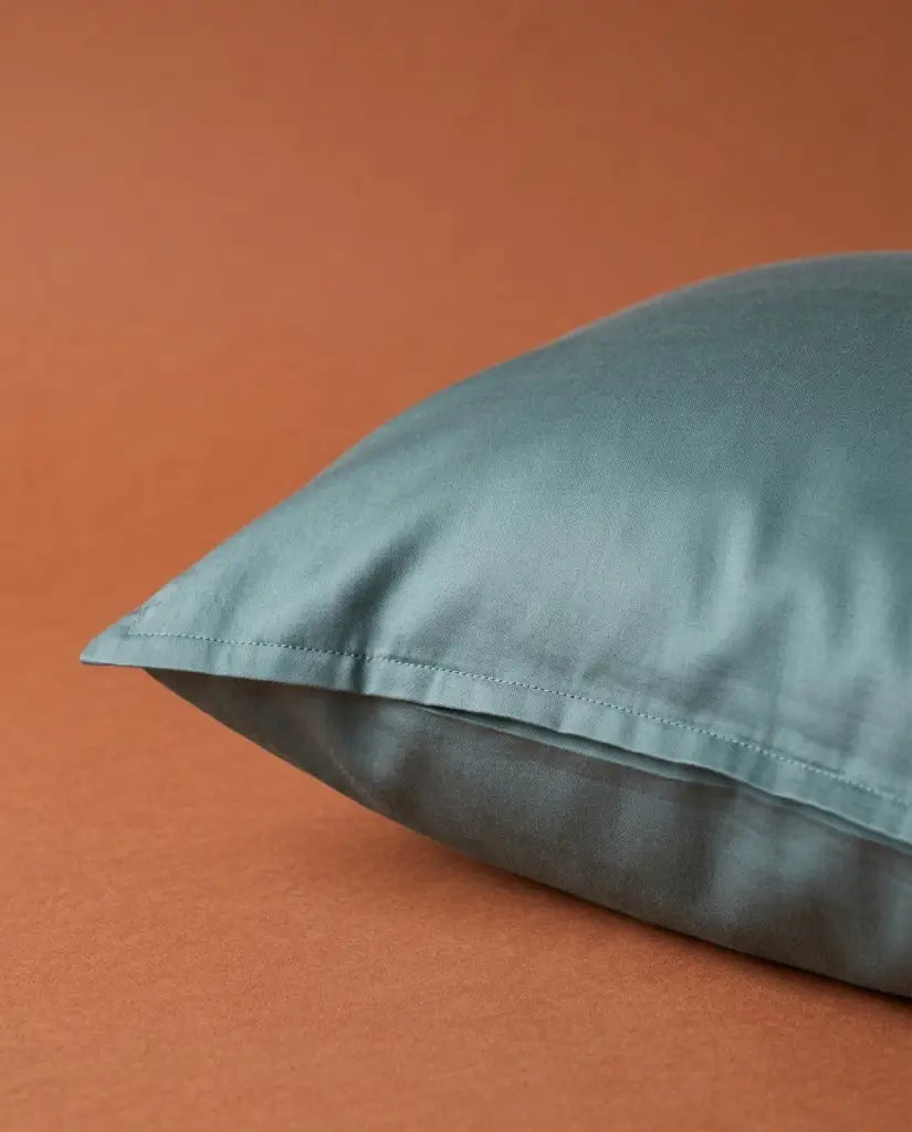 Taies d'oreiller satin de coton Ardoise – détail du bord