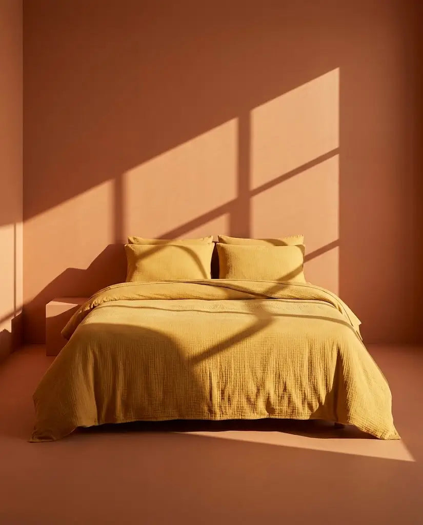 Housse de couette gaze de coton Moutarde - Ombre dure sur le lit